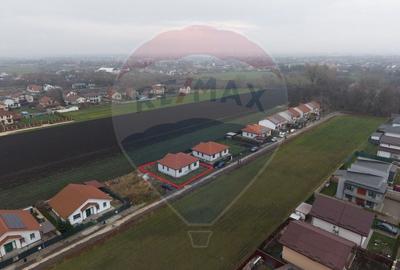 Casă individuală cu 4 camere cu Teren 330 Mp în Stupini - 25