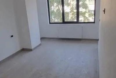 Apartament cu 3 camere decomandat în George Enescu - 5