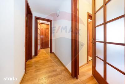 Apartament cu 3 camere, mobilat în Schei - 17