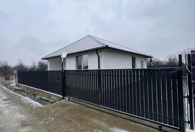 Casă cu 3 camere în Bascov - 6