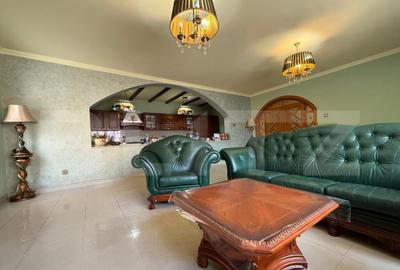 Casă cu 10 camere cu Teren 908 Mp în Central - 5