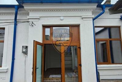 Casă individuală cu 3 camere cu Canalizare în Ultracentral - 1