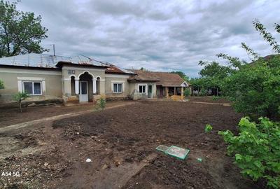 Casă cu 4 camere în Gura Padinii - 2