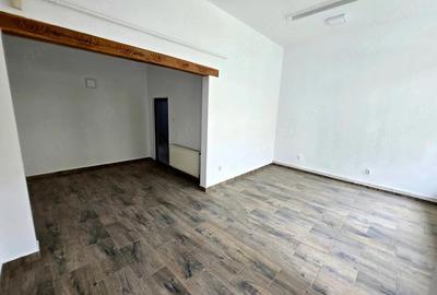 Spațiu comercial, de 105 mp, în Central - 6