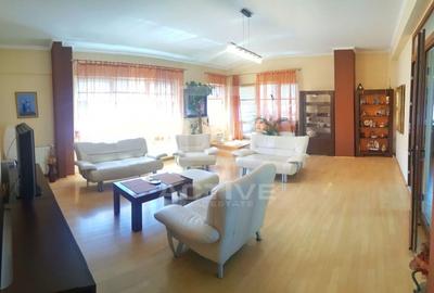 Apartament  4 camere -terase generoase -Zona  regionala cfr - 4
