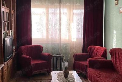 Apartament cu 2 camere decomandat în Petros