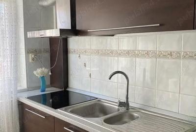 Apartament cu 3 camere semidecomandat în 1 Decembrie - 3
