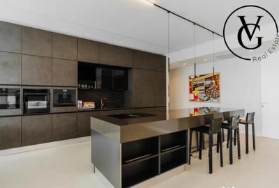 Casă cu 7 camere cu Piscina în Izvorani - 10