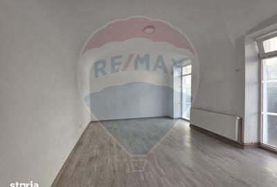 Spațiu comercial, de 80 mp, în Central - 11