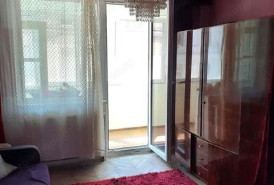 Apartament cu 3 camere semidecomandat în Central - 6
