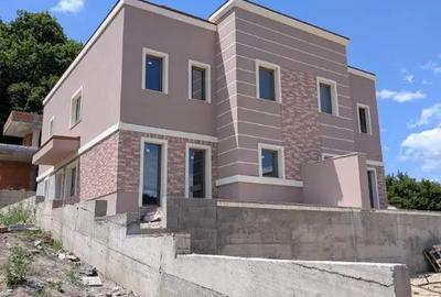 Casă cu 5 camere cu Teren 200 Mp în Florești