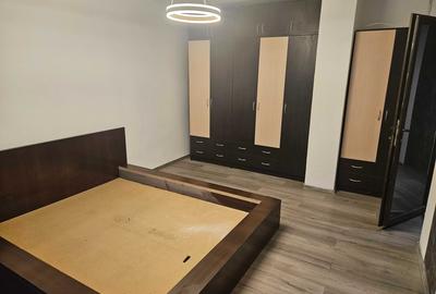 Apartament cu 4 camere decomandat, mobilat în Rahova
