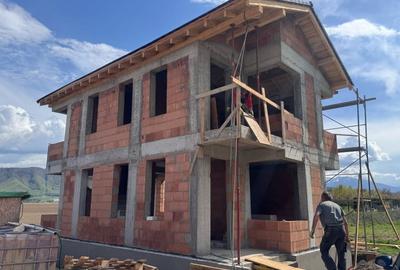 Vila noua locatie de top Ghimbav - Direct de la Proprietar discount 15000 euro - 1