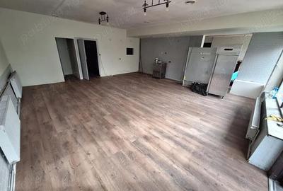 Spațiu comercial, de 100 mp, în Central - 4