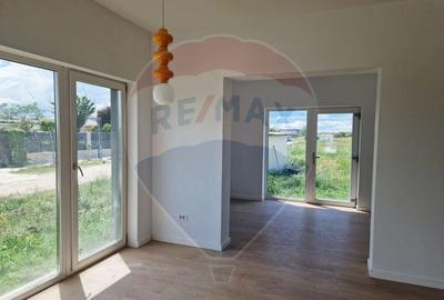 Casa / Vila - 132,5 mp , teren - 264 mp / zona Carcea - 11