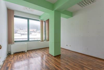 Spațiu comercial, de 194 mp, în Central - 9