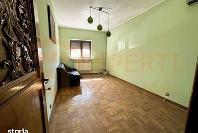 Casă cu 8 camere cu Canalizare în 13 Septembrie - 12