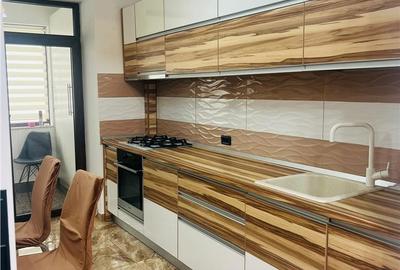 Apartament cu 3 camere, mobilat în Tractorul - 5