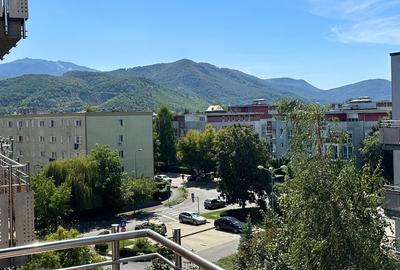 Apartament 2 camere mobilat și utilat cu vedere superbă spre Tâmpa - 1