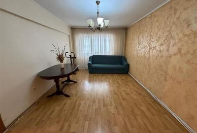 Apartament cu 3 camere decomandat, mobilat în Brăilei