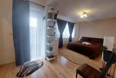 Casă cu 5 camere în Dobroești