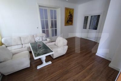 Casă cu 7 camere cu Teren 2900 Mp în Central - 9