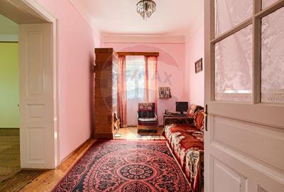 Casa solida cu 4 camere, demisol si garaj - Pecica - 6