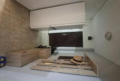 Apartament cu 2 camere semidecomandat în 14 Mai - 2