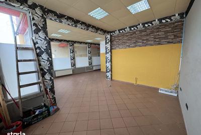 Spațiu comercial, de 50 mp, în Central - 3