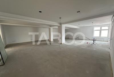 Spatiu comercial cu vitrina pe 3 niveluri cu suprafata utila de 915mp - 4