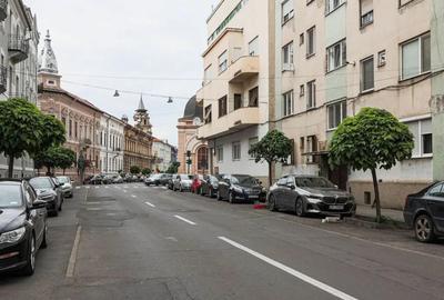 Garsonieră decomandată în Central - 2