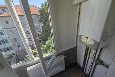 Langa Sud Plaza. Decomandat. Centrala proprie. 2 Balcoane, Debara. - 12