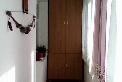 Apartament cu 3 camere decomandat în Pandurilor - 2