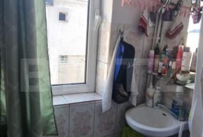 Garsoniera cu baie si geam mare - scara foarte ingrijita - 8