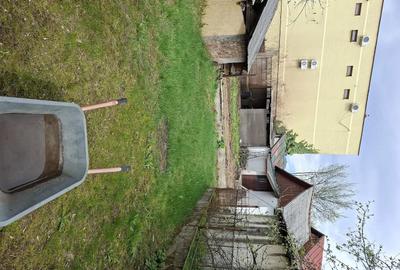 Casă cu Teren 250 Mp în Central