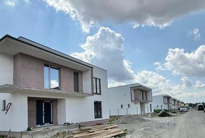 Imobil aparte, arhitectura deosebita, conditii avantajoase, Sanpetru Imobil aparte, arhitectura deosebita, conditii avantajoase, Sanpetru - 2