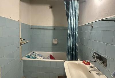Casă cu 5 camere decomandat cu Teren 252 Mp în Solidarității - 4