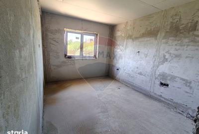 Casă cu 4 camere cu Teren 500 Mp în Central - 3