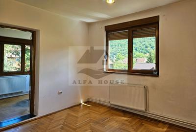 Casă individuală cu 6 camere cu Canalizare în Central - 15