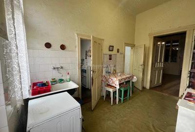 Apartament cu 3 camere nedecomandat în Central - 11