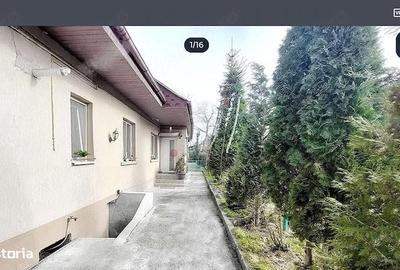 Casă cu 4 camere cu Teren 678 Mp în Tecuci - 1