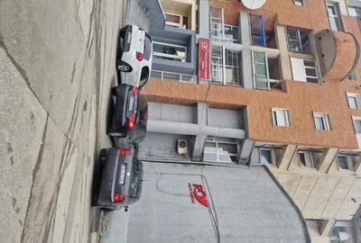 Apartament cu 3 camere decomandat în Central - 1