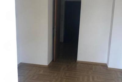 Birou, de 44 mp, în Calea Călărașilor - 3