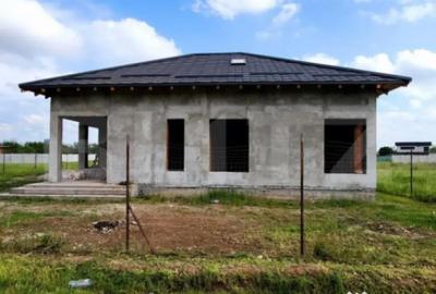 Casă cu 4 camere cu Teren 374 Mp în Central