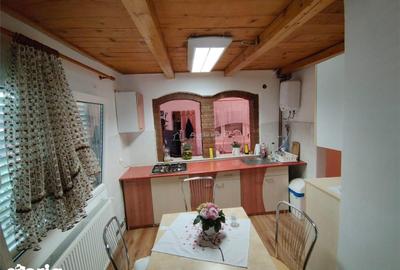 Casă cu 4 camere cu Teren 275 Mp în Popești - 1