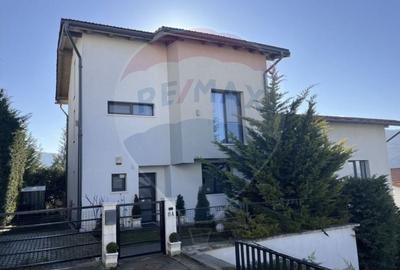Casa, 4 dormitoare, pod amenajat, gradina, zona Vivo - 22