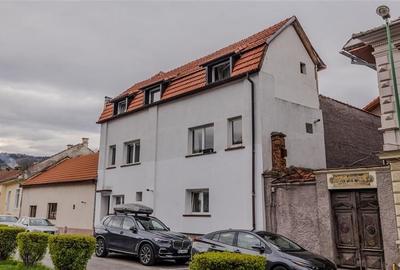 Locuinta cu caracter,doua niveluri,4 camere,terasa,garaj,curte,Centru Istoric Br - 36