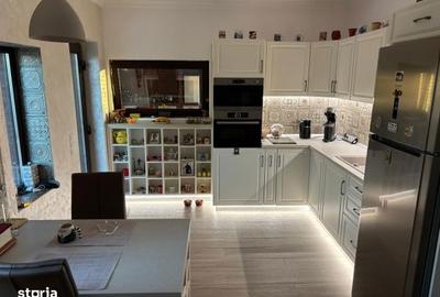 Casă cu 5 camere cu Teren 996 Mp în Podenii Noi - 2