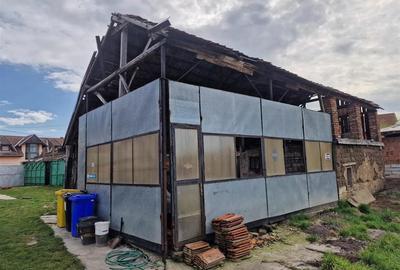 Casă cu 2 camere cu Teren 1114 Mp în Borș - 5