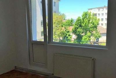 Apartament cu 2 camere de vanzare, etaj intermediar, Dealul Florilor - 2